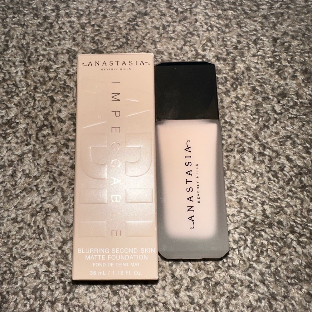 Anastasia Beverly Hills Impeccable Blurring Foundation - 00N Cream Foundation - Picture 8 of 14